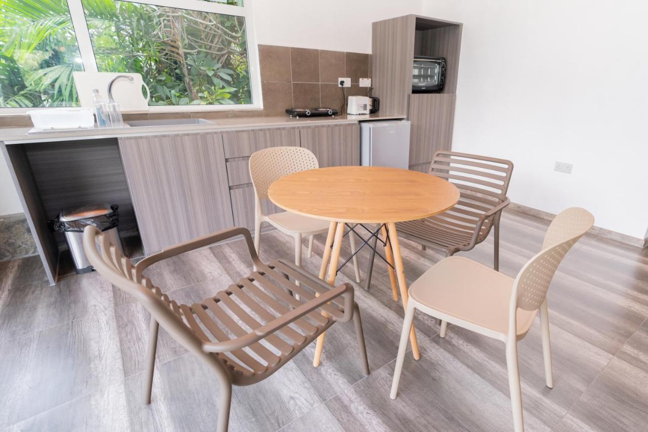 Romance Bungalows Beau Vallon  Bagian luar foto